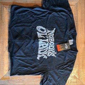 NWT Axel Co Nobody’s Ol’ Lady Tee